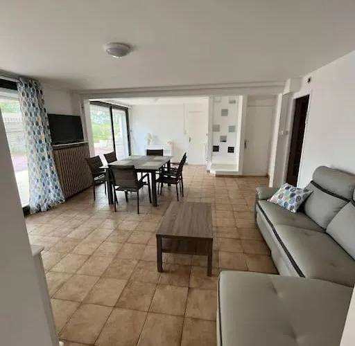 Le Jean Bart Holiday home Brehal